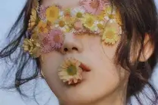 杨紫7月7日外网活动引发争议！网友批评其敏感度不足迪丽热巴受牵连