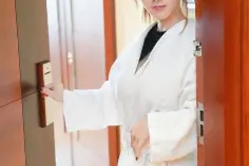 二字功夫巨星老婆出轨风波升级！网友再扒蛛丝马迹男小三引争议