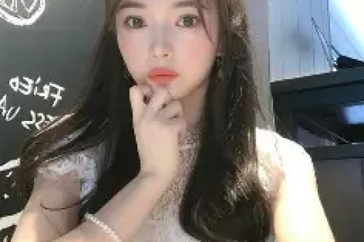 又是婚内出轨？男明星和女演员车内缠绵公共场合出双入对不避讳